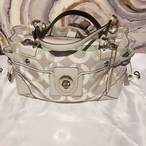 RARE white coach bag never worn excellent